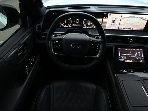 Used 2025 INFINITI QX80 Autograph AWD/4WD image 10