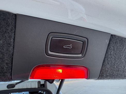 Used 2015 Porsche Cayenne S image 27