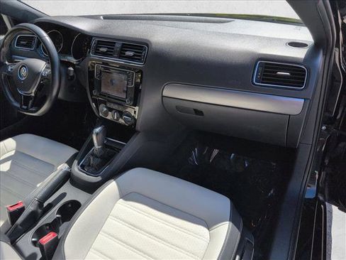 Used 2016 Volkswagen Jetta Sport image 18