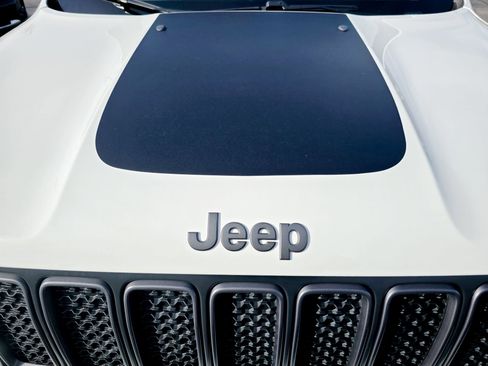 Used 2019 Jeep Renegade Trailhawk image 3
