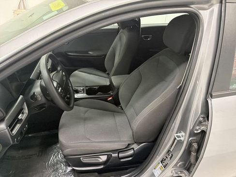 Used 2025 Kia K4 FWD image 19