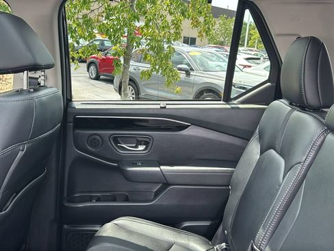 Used 2023 Honda Pilot Touring image 27
