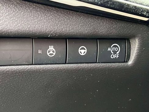 Used 2025 Nissan Kicks SR w/ SR Premium Package image 19