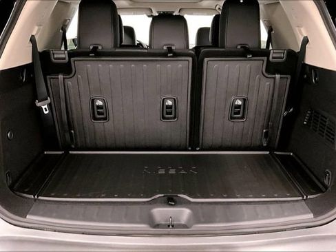 New 2026 Nissan Pathfinder Platinum AWD/4WD image 44