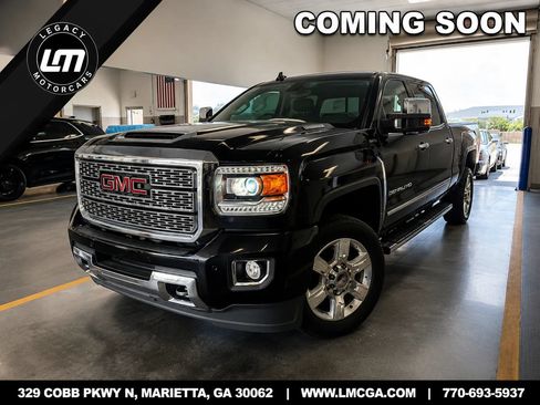 Used 2018 GMC Sierra 2500 Denali w/ Duramax Plus Package AWD/4WD image 1