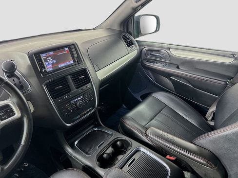 Used 2018 Dodge Grand Caravan GT FWD image 29