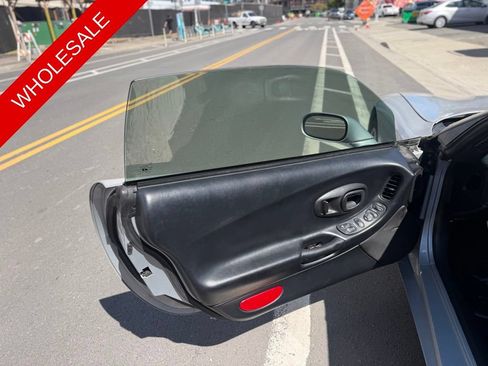 Used 1998 Chevrolet Corvette Convertible w/ Memory Pkg RWD image 10