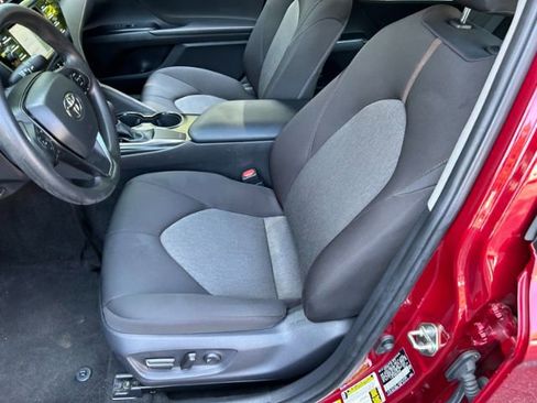 Used 2019 Toyota Camry LE image 17