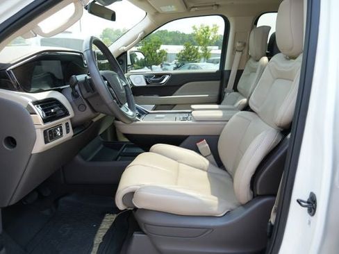 Used 2024 Lincoln Navigator Reserve AWD/4WD image 26
