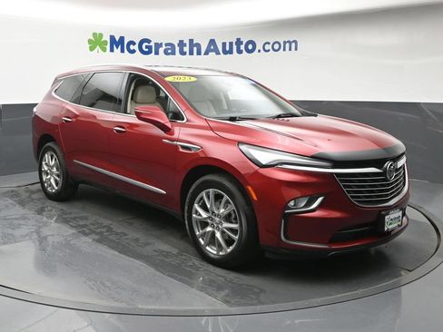 Used 2023 Buick Enclave Essence w/ Experience Buick Package AWD/4WD image 2
