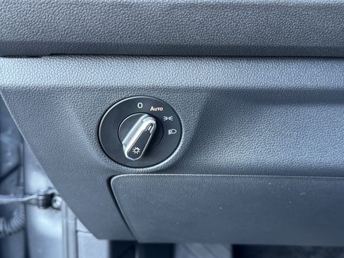 Certified 2024 Volkswagen Jetta SE w/ Panoramic Sunroof Package image 29