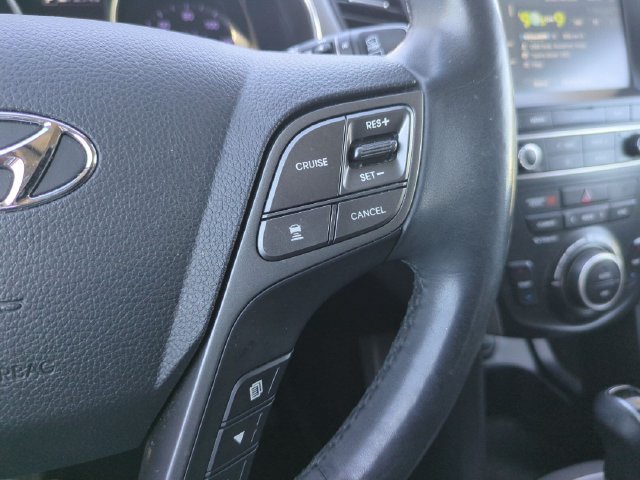 Used 2019 Hyundai Santa Fe XL FWD image 17