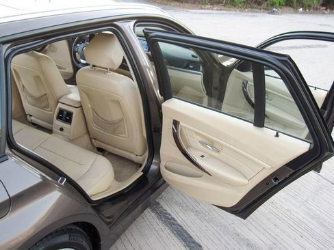 Used 2014 BMW 328i xDrive Wagon image 25