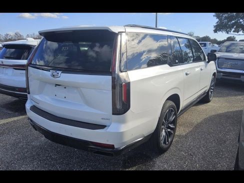 Used 2024 Cadillac Escalade ESV Sport Platinum w/ Heavy-Duty Trailer Package image 10