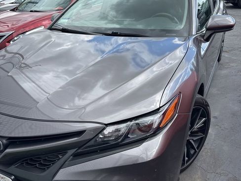 Used 2021 Toyota Camry SE w/ Carpet Mat Package (TMS) image 1