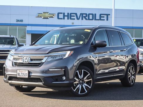 Used 2019 Honda Pilot Touring image 1