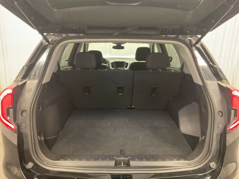 Used 2024 GMC Terrain SLE image 10