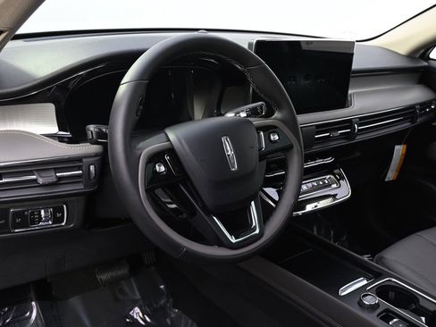 New 2026 Lincoln Corsair Premiere image 11