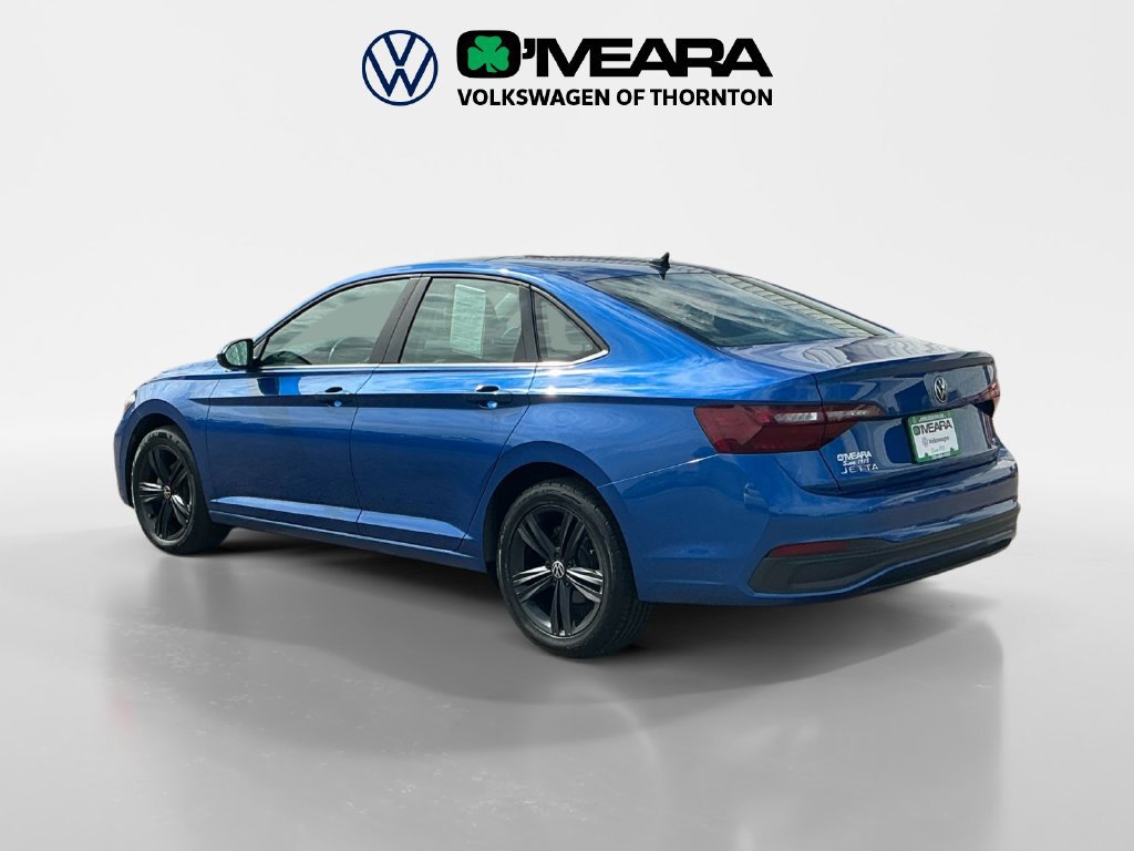 Used 2024 Volkswagen Jetta SE FWD image 3
