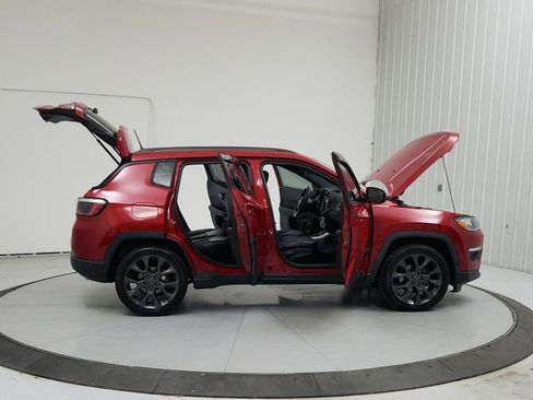 Used 2021 Jeep Compass Latitude FWD image 16