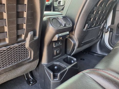 Used 2020 Jeep Gladiator Rubicon AWD/4WD image 23