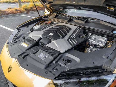 Used 2024 Lamborghini Urus S AWD/4WD image 15