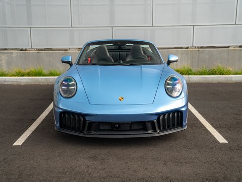 Certified 2025 Porsche 911 Carrera 4 GTS AWD/4WD image 6