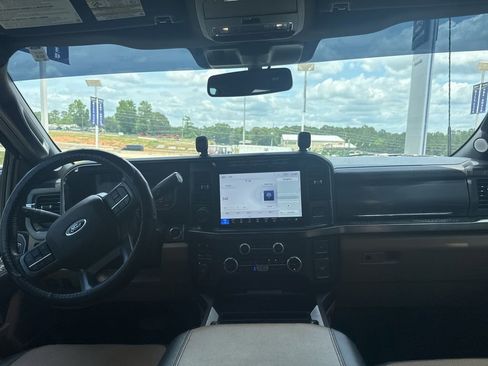 Used 2023 Ford F250 Lariat w/ Lariat Ultimate Package AWD/4WD image 13