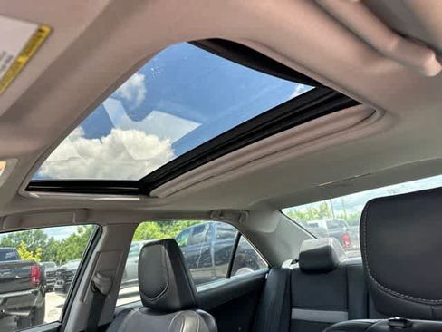 Used 2014 Toyota Camry SE w/ Moonroof Package FWD image 5