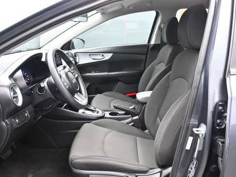 Used 2024 Kia Forte LXS FWD image 7