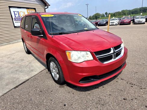 Used 2013 Dodge Grand Caravan SXT image 3