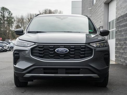 Used 2025 Ford Escape ST-Line image 3