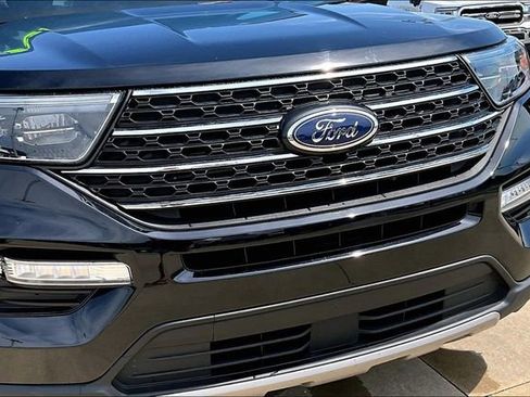 Used 2023 Ford Explorer XLT w/ Equipment Group 202A AWD/4WD image 34