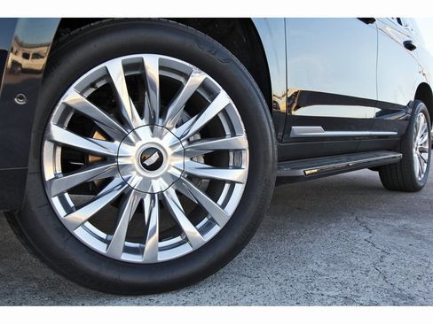 Used 2023 Cadillac Escalade Premium Luxury image 28