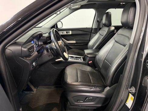 Used 2020 Ford Explorer Limited w/ Equipment Group 310A AWD/4WD image 9