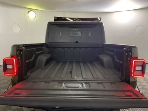 Used 2022 Jeep Gladiator Rubicon w/ LED Lighting Group AWD/4WD image 17