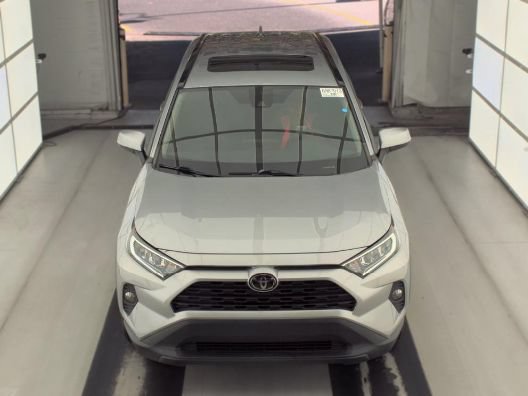 Used 2021 Toyota RAV4 XLE w/ Convenience Package FWD image 2
