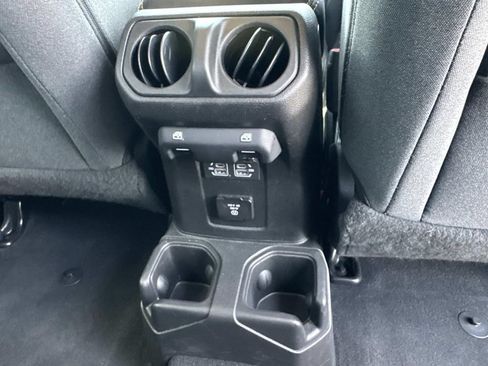 Used 2025 Jeep Wrangler Unlimited Sahara AWD/4WD image 14