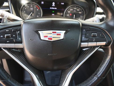 Used 2020 Cadillac XT6 Sport AWD/4WD image 32