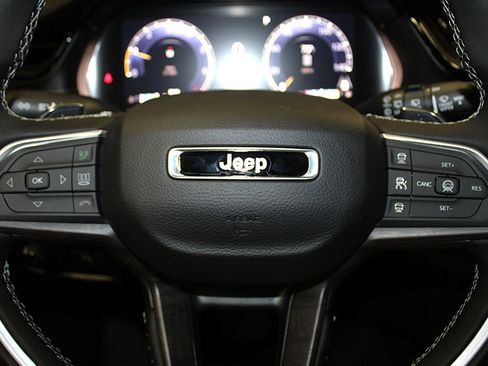 New 2026 Jeep Grand Cherokee L Limited w/ MOPAR Finishing Package AWD/4WD image 11