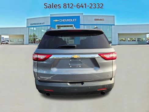 Used 2021 Chevrolet Traverse LT FWD image 6