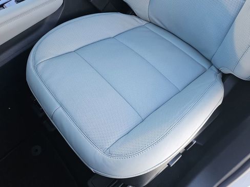 Used 2026 Ford Explorer Platinum w/ LUX Leather Package image 29