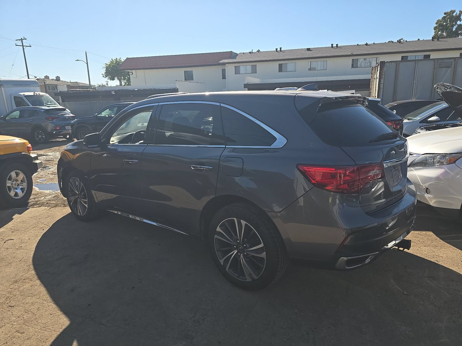 Used 2019 Acura MDX w/ Technology Package FWD image 3