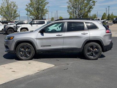 Used 2022 Jeep Cherokee Latitude Lux w/ Sun & Sound Group AWD/4WD image 5