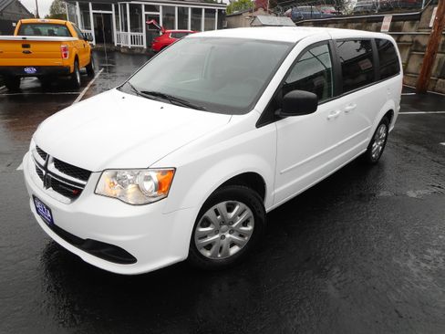 Used 2017 Dodge Grand Caravan SE w/ Power Window Group image 3