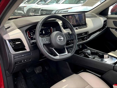 Used 2024 Nissan Rogue SL FWD image 16