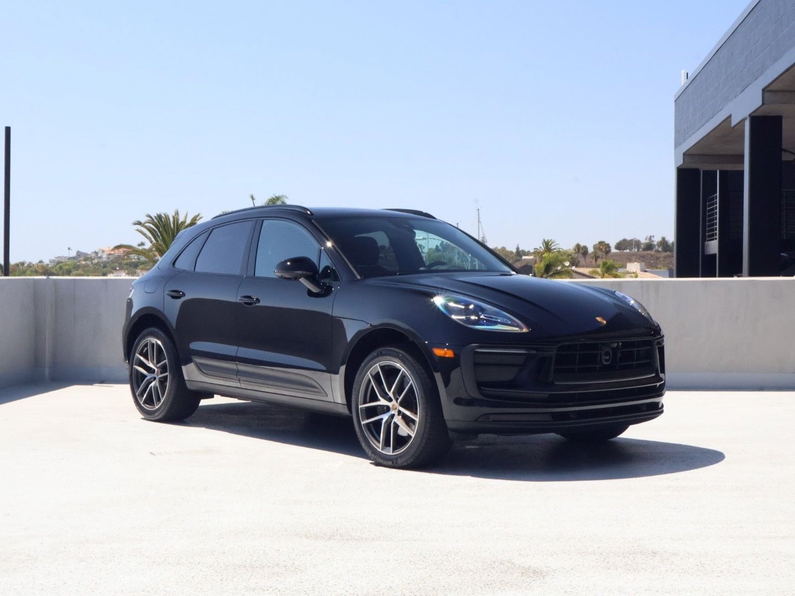Certified 2026 Porsche Macan AWD/4WD image 7