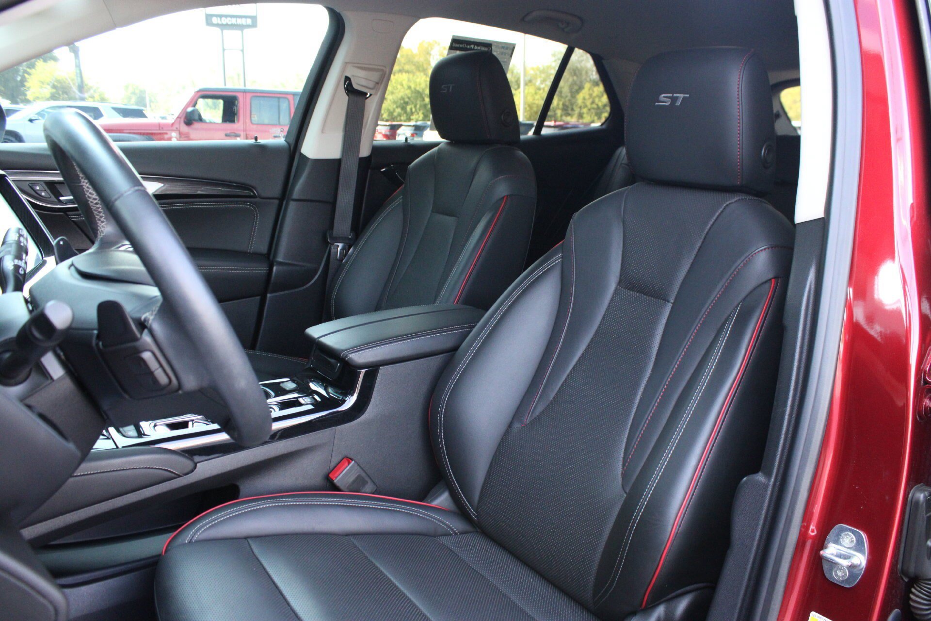 Used 2022 Buick Envision Essence w/ Sport Touring Package FWD image 13