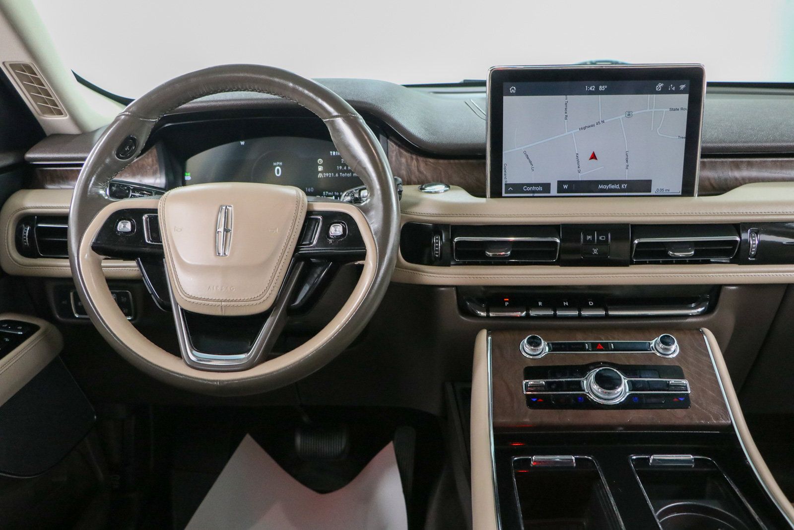 Used 2023 Lincoln Aviator Reserve w/ Equipment Group 201A RWD image 17