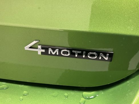 New 2026 Volkswagen Taos SEL image 3